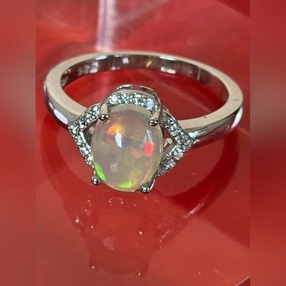 925 Sterling Silver Ring Sz 6.75 With Natural White Opal 6x9mm & Cz - Picture 4 of 12